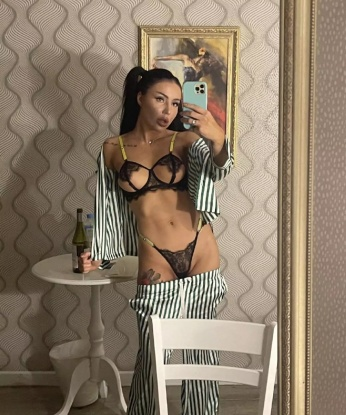 Анкета проститутки Дарья - город Деревянка, 23 года, №2421